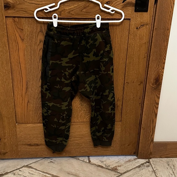 Nike Sportswear Tech Fleece Pants - Picture 7 of 9